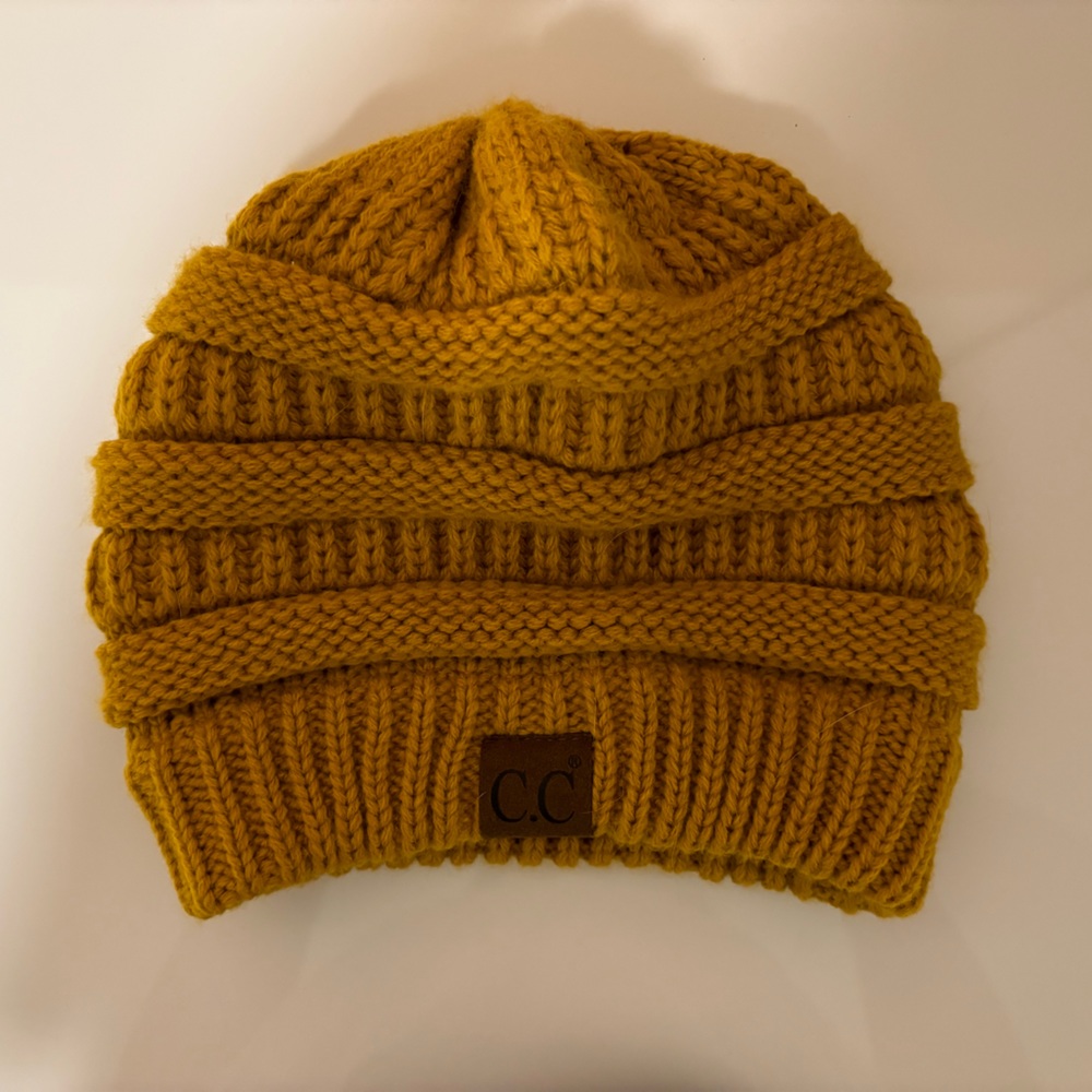 CC beanie (yellow)